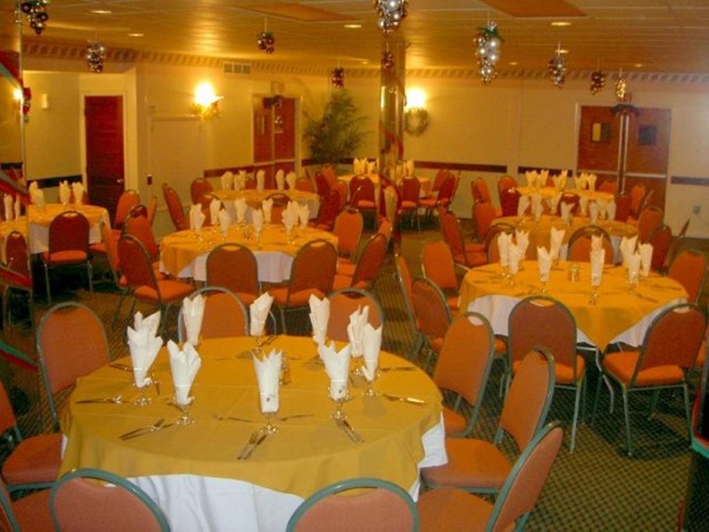 Carl'S Unique Inn & Conference Facilities Simpson Bay Restaurant photo